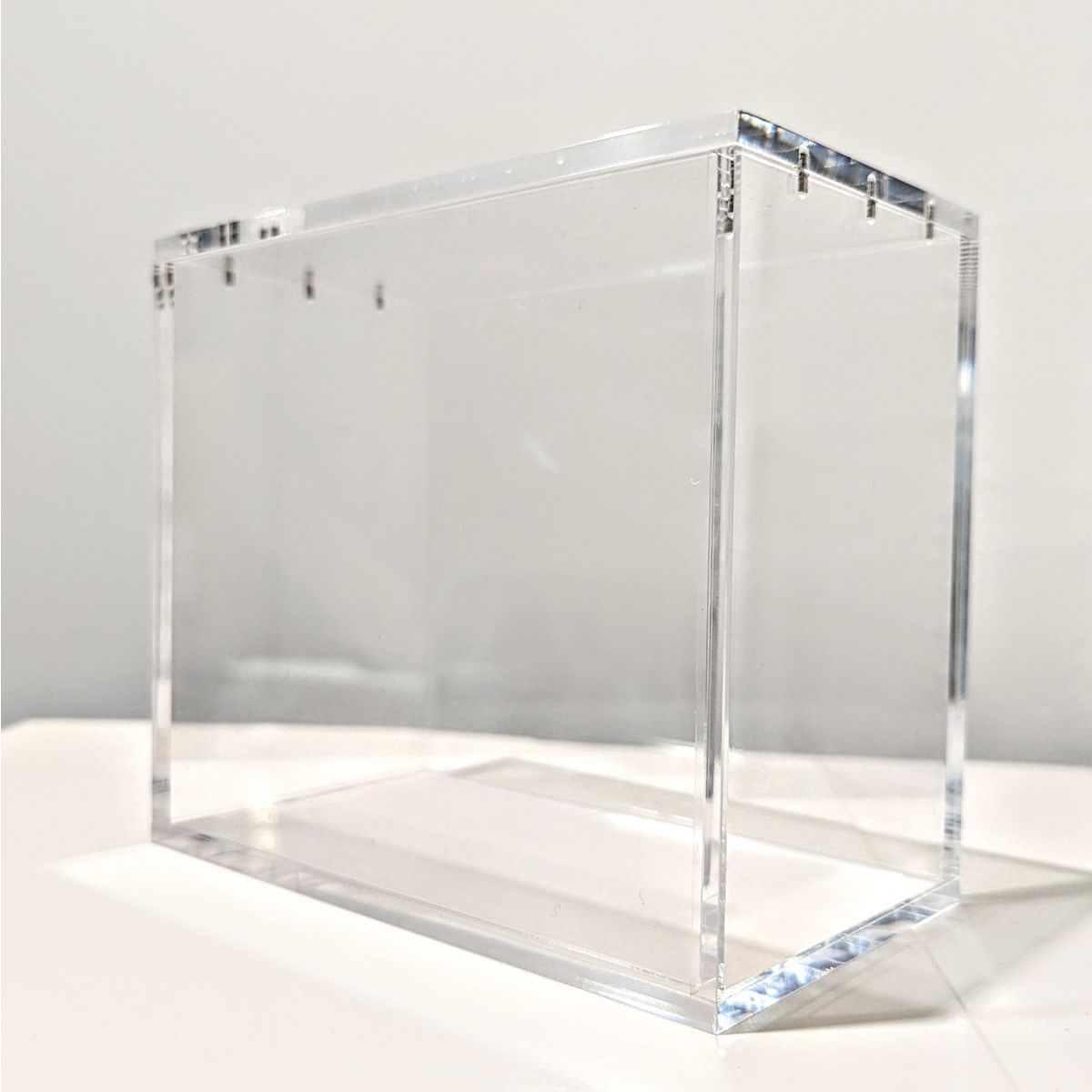 Treasurewise - Plexiglass Display Protection - Booster Box - Magnetic Lid